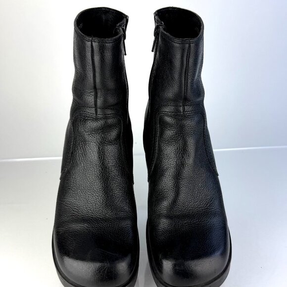 Ipanema Jester Black Leather Block Heel Ankle Boots 8.5M Minimalist Booties - Picture 2 of 12